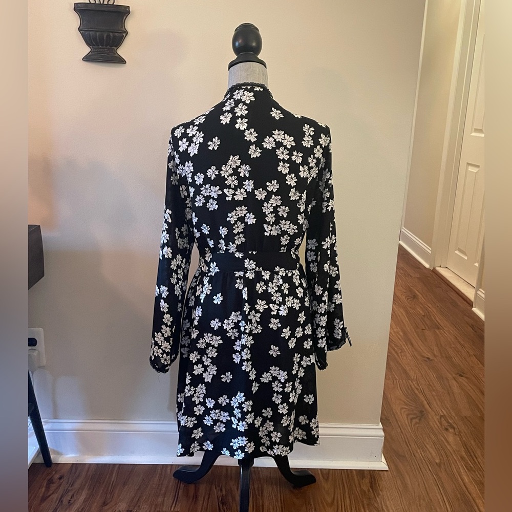 Women’s Robe - Picture 2 of 2